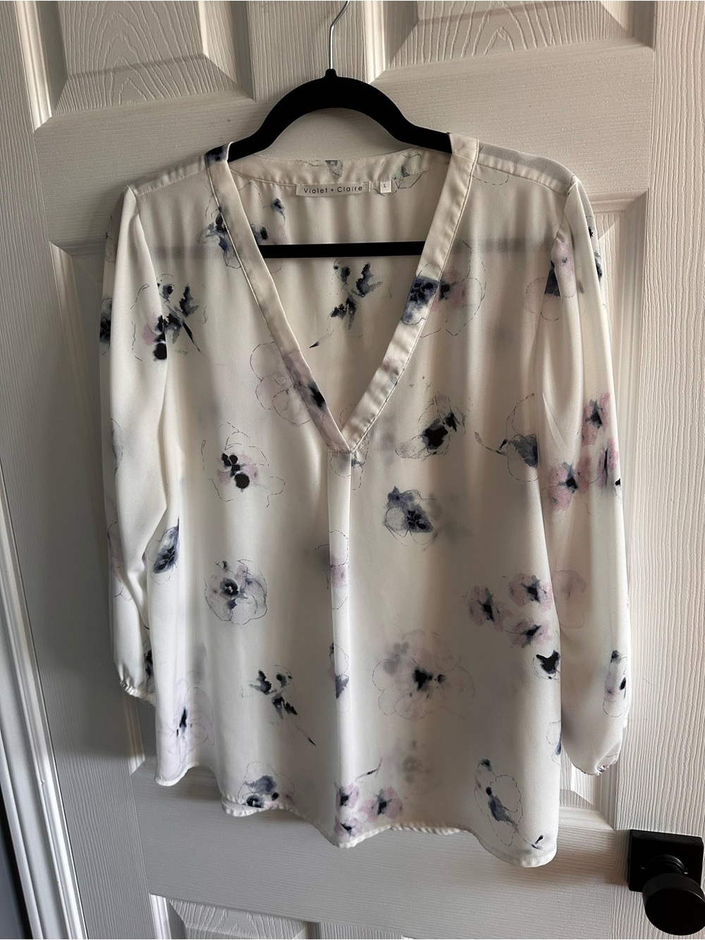 Violet & Claire White V-Neck Blouse with Soft Floral Print